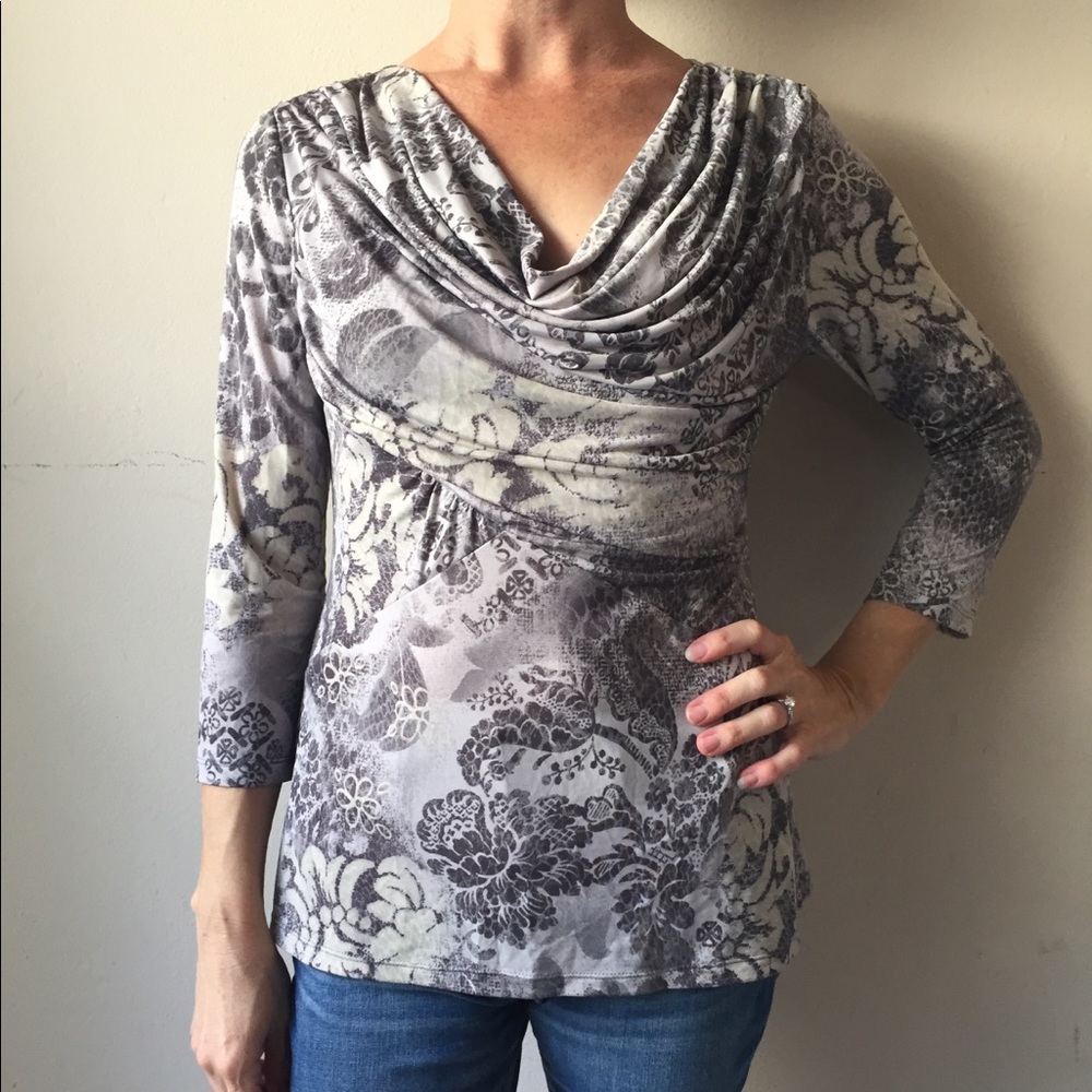 Super cute floral print - size small